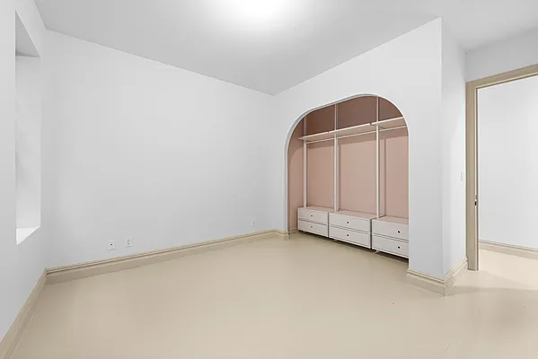 Rented by Douglas Elliman | media 23