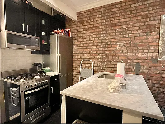 Rented by Avenues Real Estate | media 7