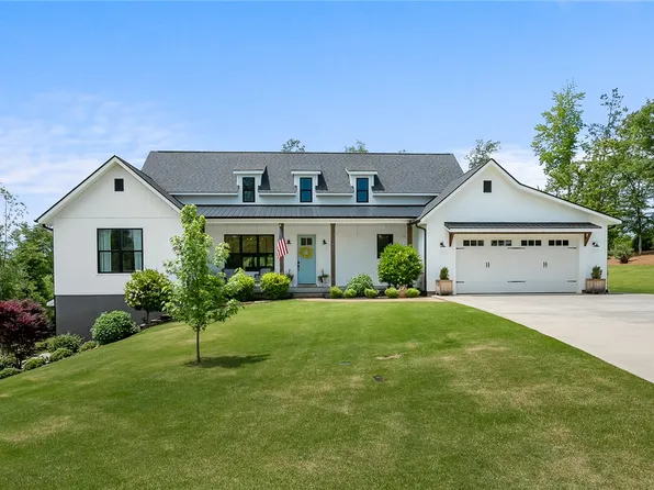 412 Pepper Ct, Seneca, SC 29678