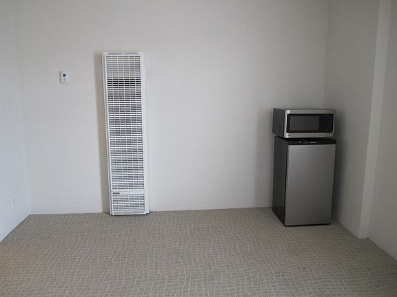 3rd image of 3143 Fillmore St APT 206