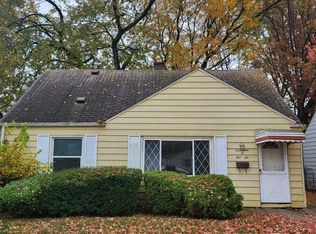 17056 Lincoln Ave, Eastpointe, MI 48021