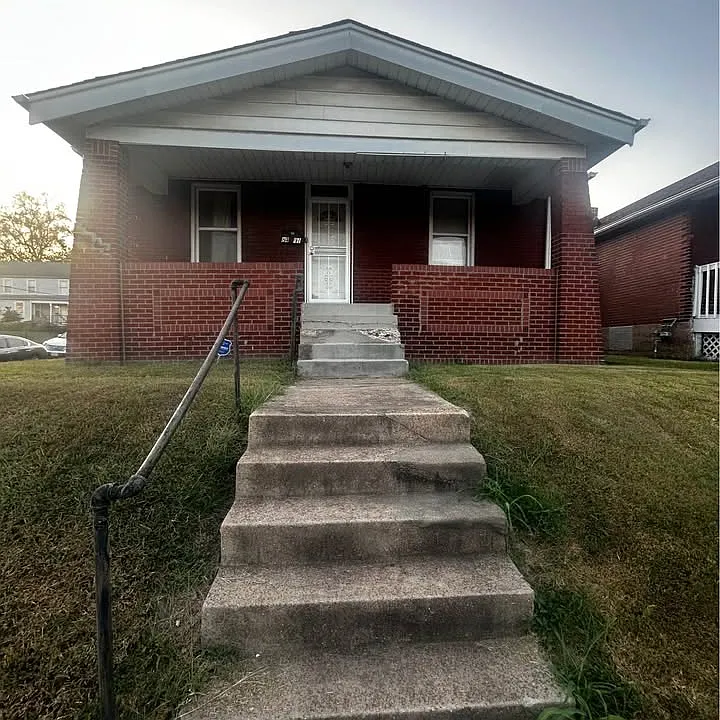 8401 N Broadway
