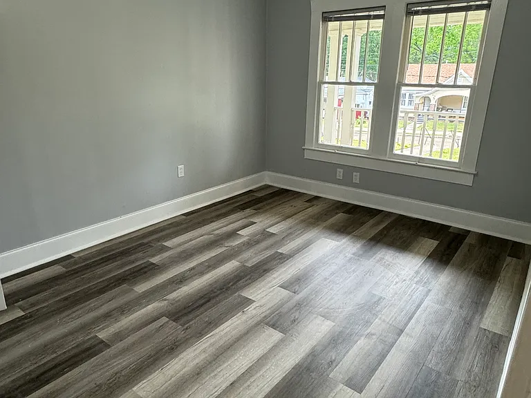327 Livingston St #A — Photo 8