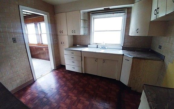 5th image of 1637 W Glenlake Ave APT 1W