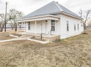 219 S Pickford, Sabinal, TX 78881