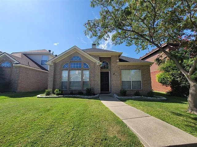1365 Mae Dr — Photo 1