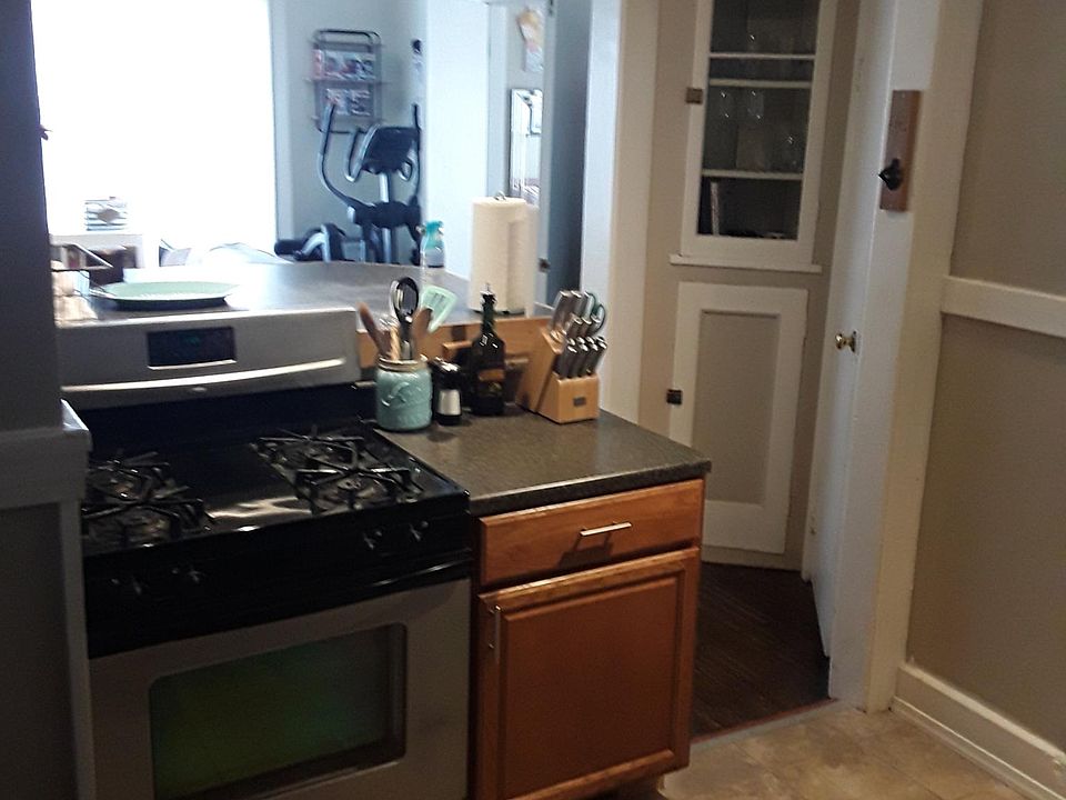 2nd image of 395 University Ave #3