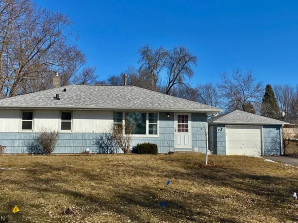 2323 Navajo Rd, North Saint Paul, MN 55109