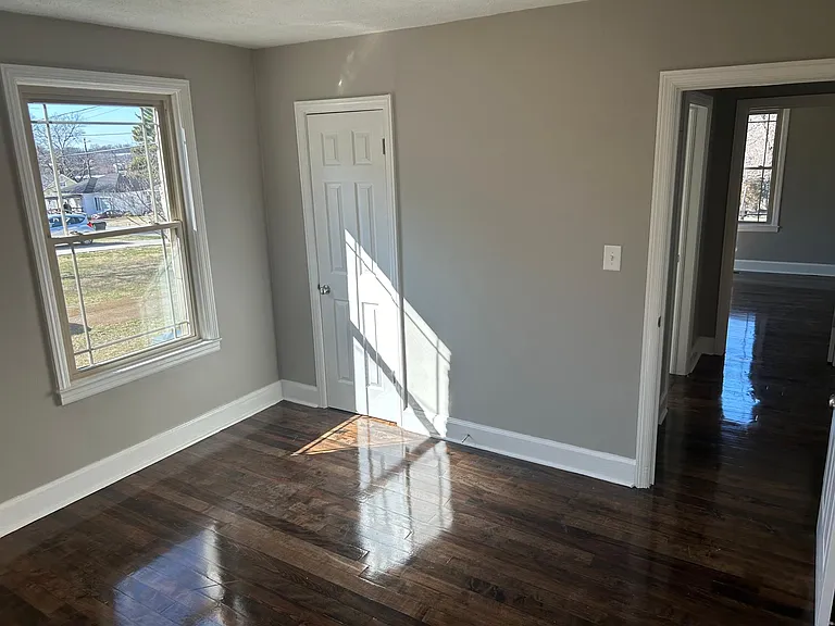 269 E Eastland St — Photo 13