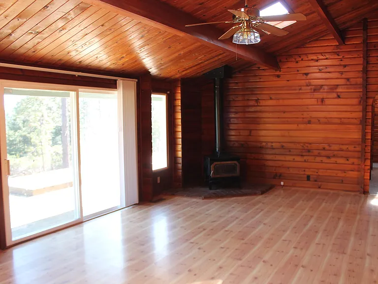 205 W Weimar Cross Rd — Photo 1