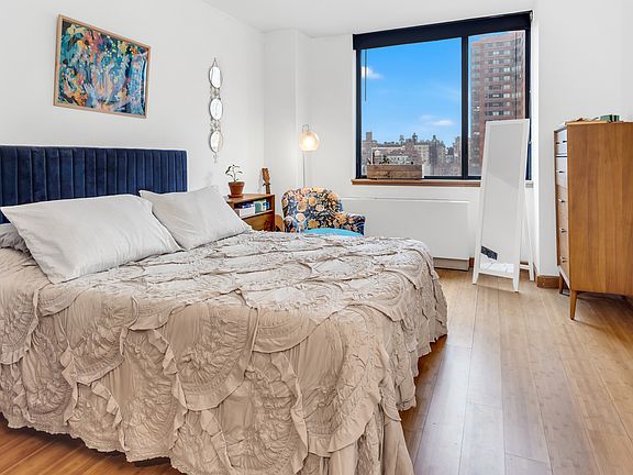 3rd image of 245 E 93rd St APT 25F