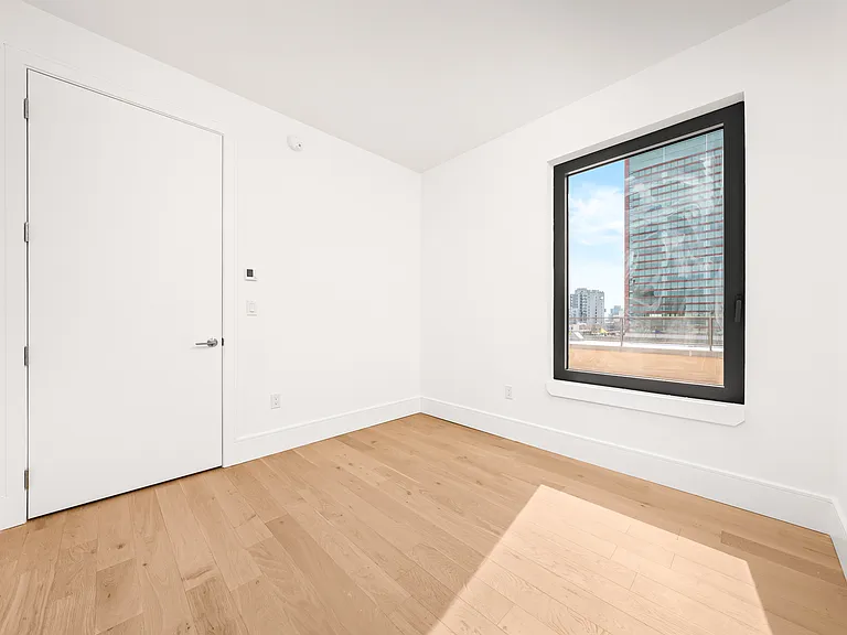151 S Elliott Pl #8I — Photo 6