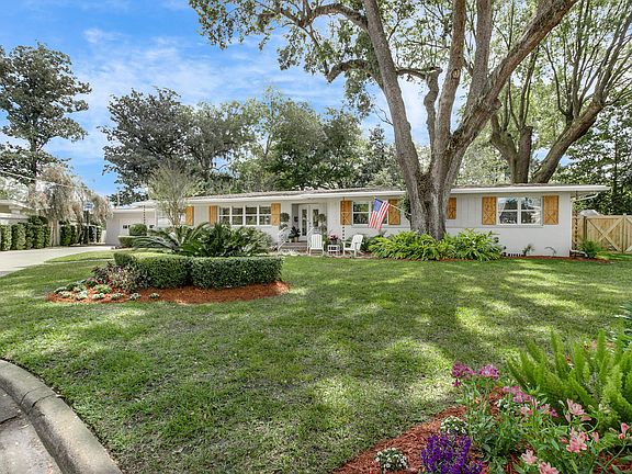 3rd image of 4163 ALHAMBRA Drive W