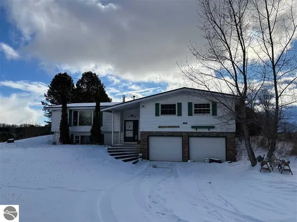 12259 Antrim Dells Dr, Ellsworth, MI 49729