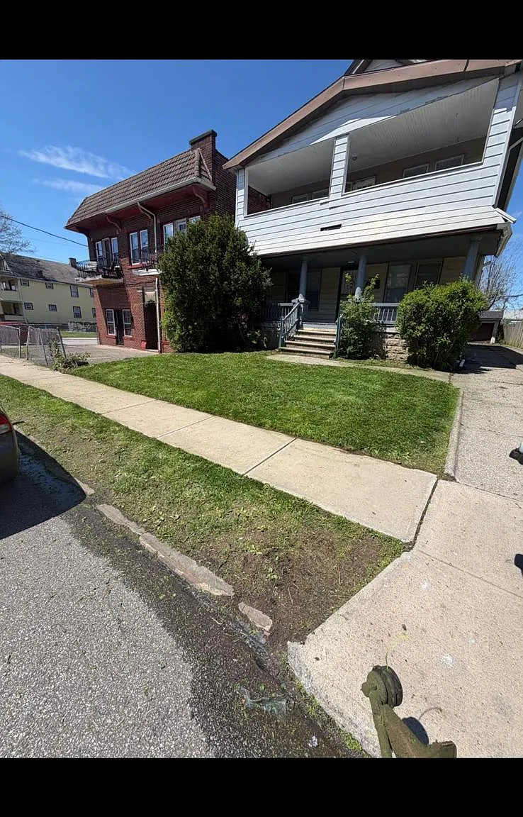 3 bed, 1814 sqft, $1,350 — Photo 1