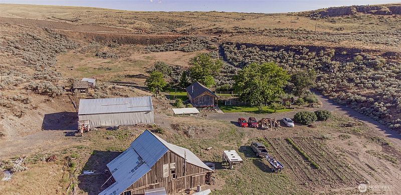 2nd image of 20548 NE 22 Road