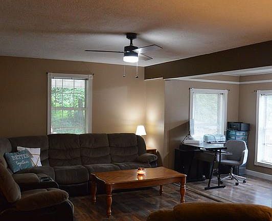 3rd image of 220 Old Crawford Mill Ln