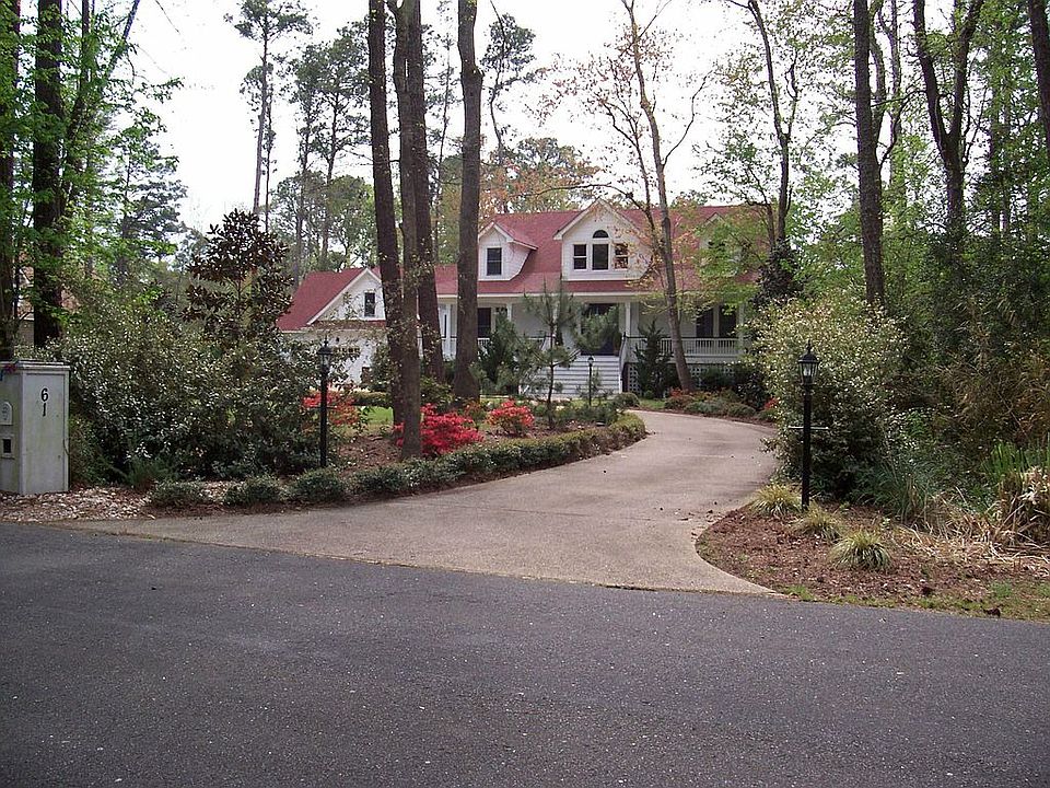 Fabulous secluded waterfront location near ocean!