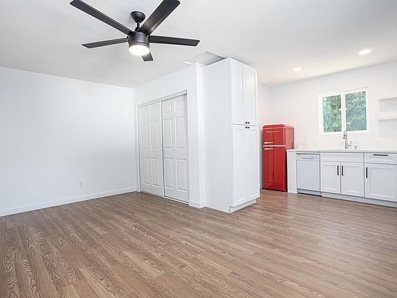 3rd image of 42 E Harriet St #D
