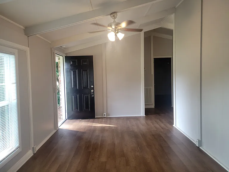 2161 Bingham Dr — Photo 7