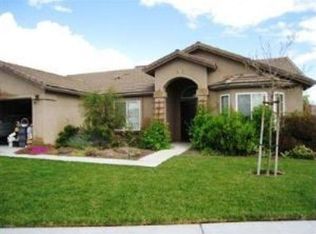 818 S 18th St, Kerman, CA 93630