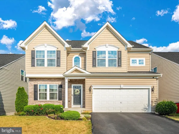 116 Tollerton Trl, Falling Waters, WV 25419