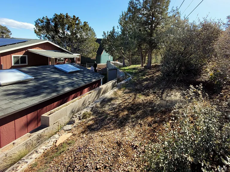 221 E Pine St — Photo 38