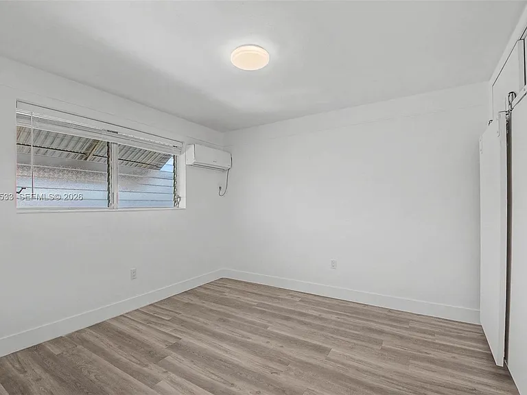 60 NW 79th St #10 — Photo 7
