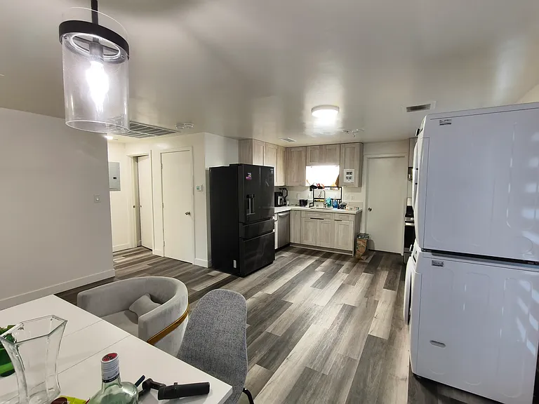 1280 W 37th Pl #D1S — Photo 5