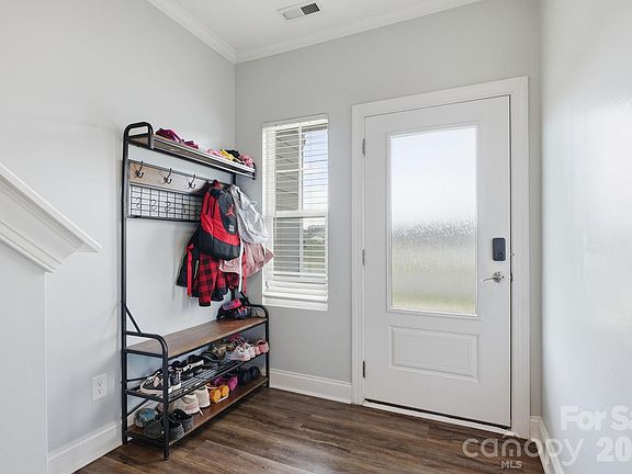 5th image of 2078 Swanport Ln