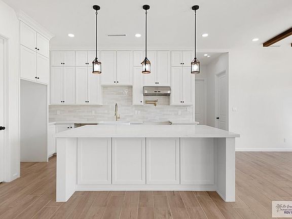 4th image of 8630 Bellagio Cir