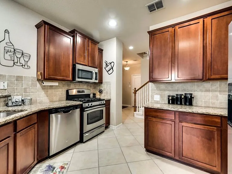 1608 Georgetown Dr — Photo 19