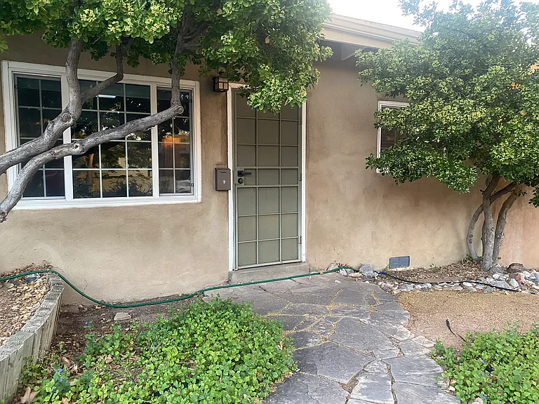 1213 Girard Blvd SE #A — Photo 1