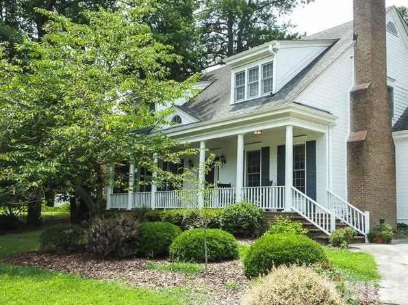 209 Windhover Dr, Chapel Hill, NC 27514