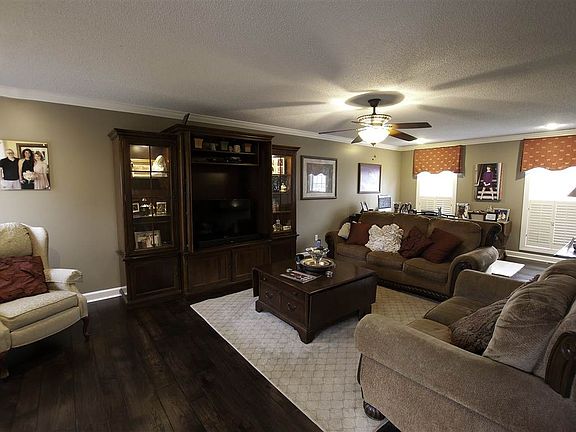 2nd image of 275 Pinebrook Dr