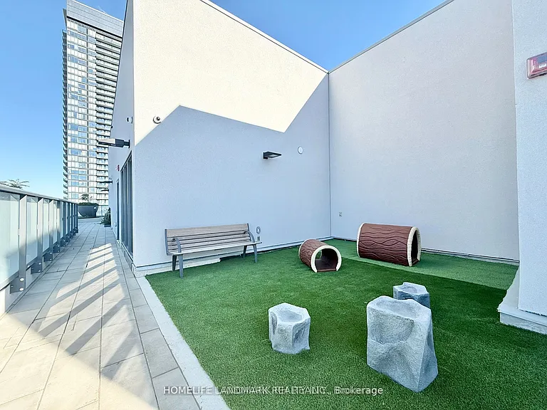 280 Dundas St W #2713 — Photo 26