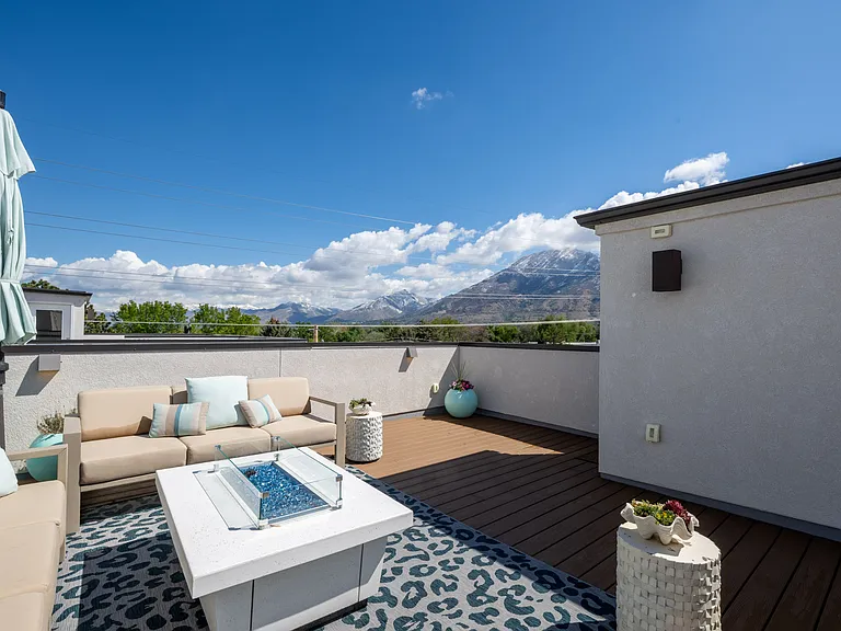Fabulous views of the Wasatch Front and big Cottownwood Canyon