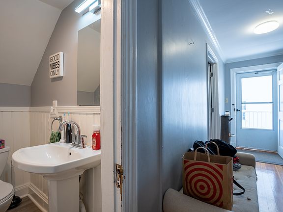 2nd image of 40 Newcastle Rd #1