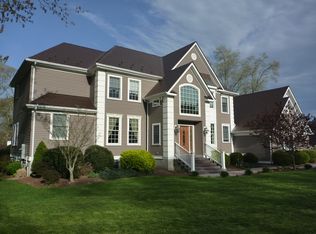 188 Crosswinds Dr, Groton, CT 06340