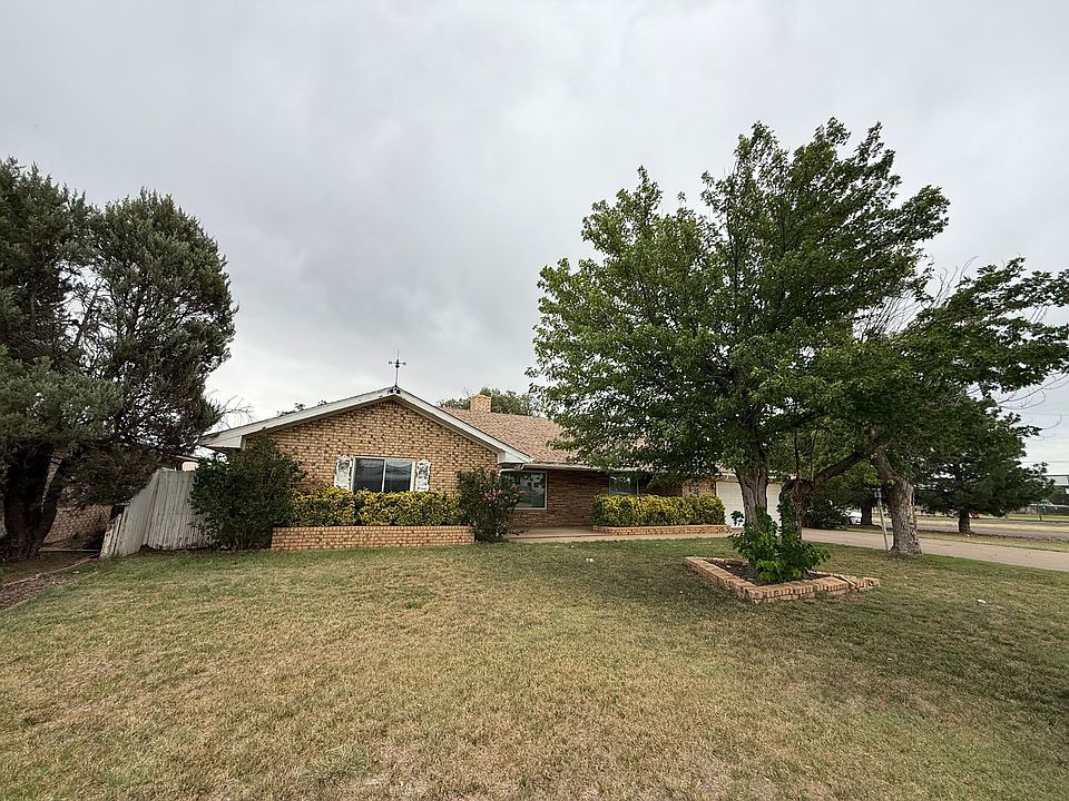 1st image of 1401 Hillcrest Dr