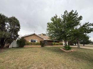 1401 Hillcrest Dr, Clovis, NM 88101