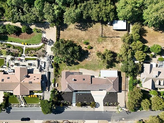 3rd image of 28532 Markuson Rd
