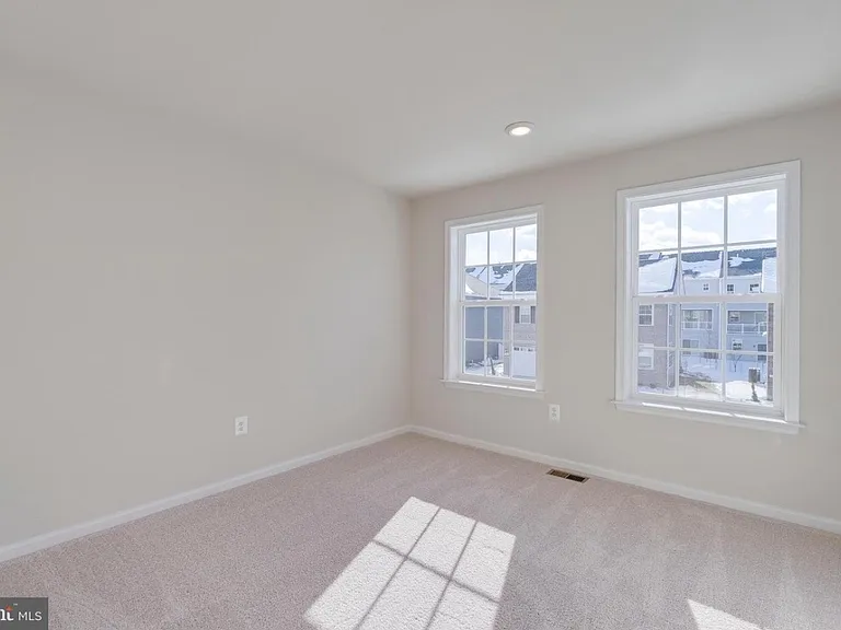 10810 Meridian Hill Way — Photo 16