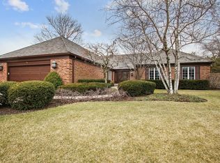 2333 Mohawk Ln, Glenview, IL 60026
