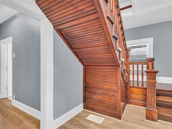 3rd image of 1505 W 39th Ave