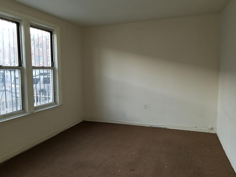 2nd image of 1228 Commonwealth Ave