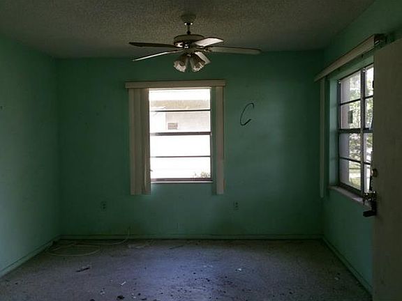 4th image of 1634 24th St