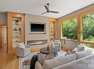 36 Ravenwood Dr, Fletcher, NC 28732