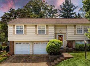 127 Rivercrest Dr, Coraopolis, PA 15108