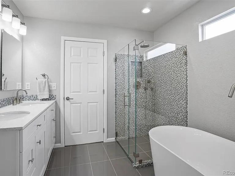 10132 Altura St — Photo 16